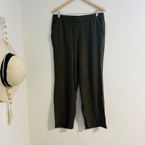 Old Navy | Pull On Straight Leg Ankle Length Pant Olive Green with Pockets